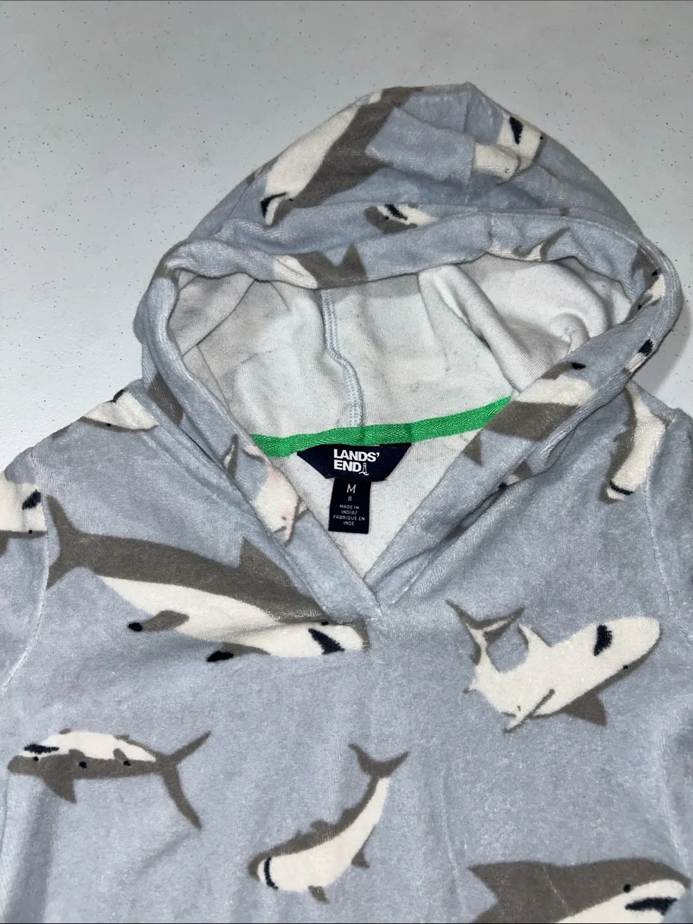 Land’s End Boy’s Long Sleeve Towel Swimsuit Cover Up Sharks Size M (8)